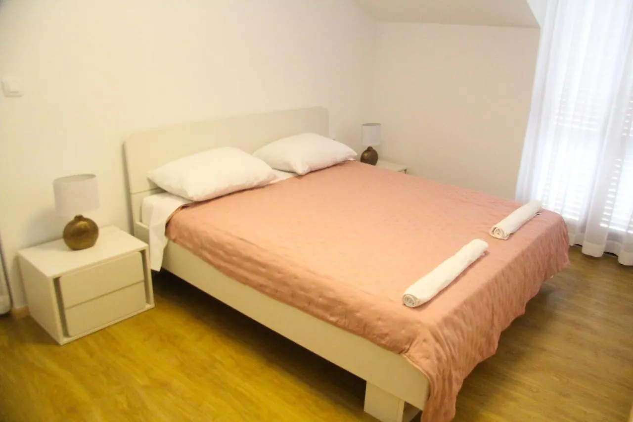 Lusi House location