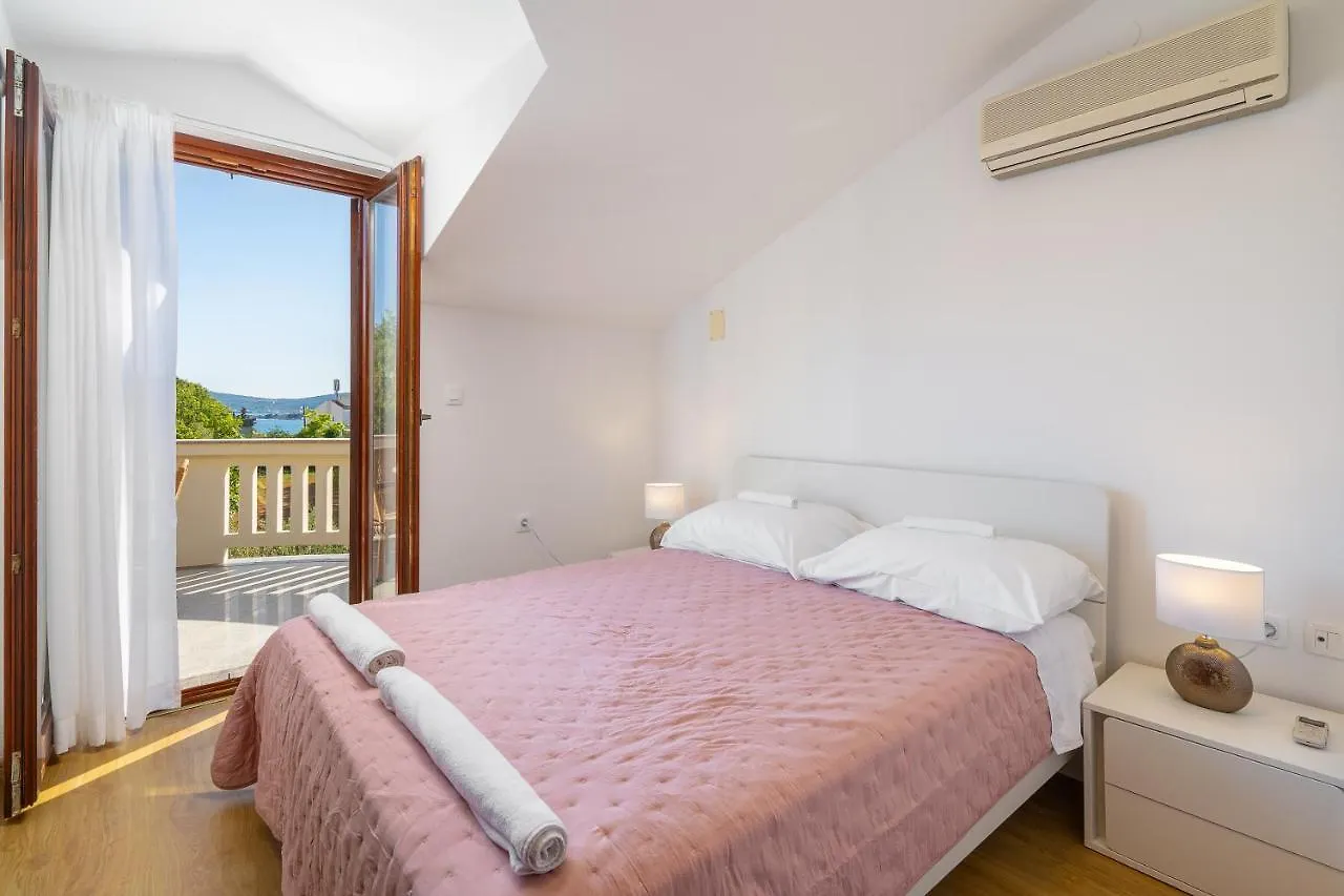 Lusi House Villa Sveti Filip i Jakov 0*,